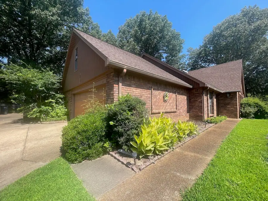 2185 LITTLEMORE DR, Cordova, TN 38016 - Image #2