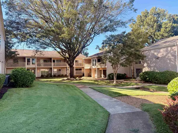 6747 QUAIL HOLLOW CT #2, Memphis, TN 38120