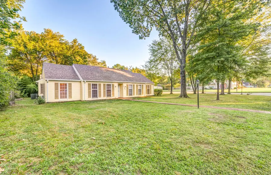 2584 CEDAR RIDGE DR, Germantown, TN 38138 - Image #2