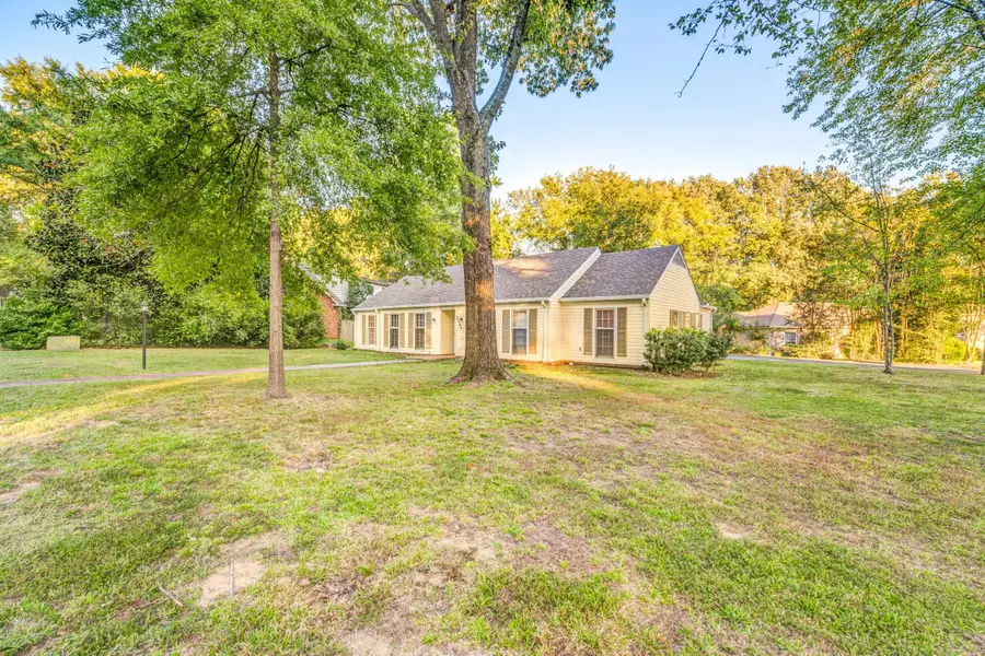 2584 CEDAR RIDGE DR, Germantown, TN 38138 - Image #3