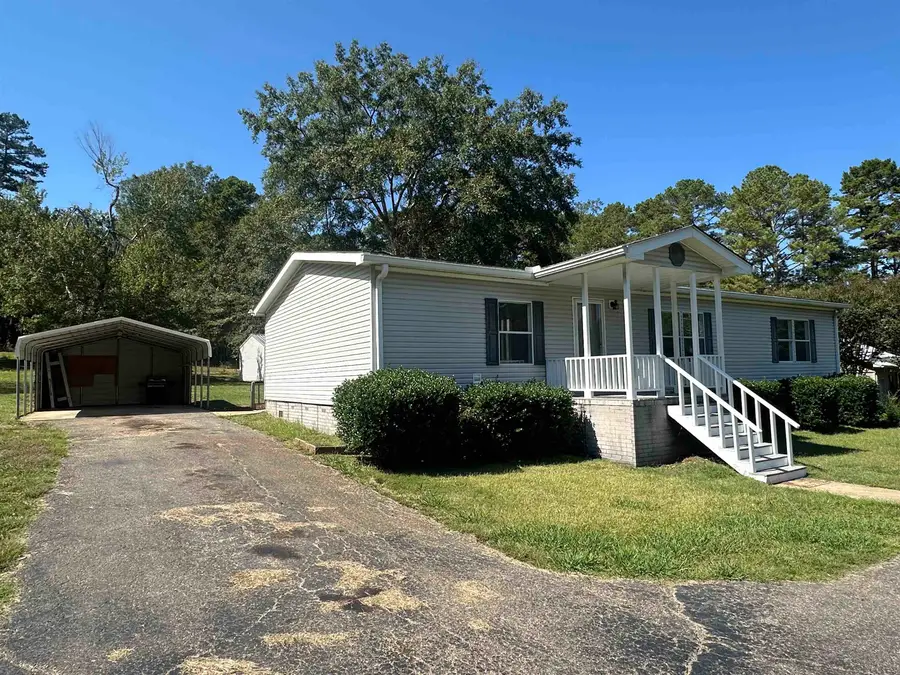 1430 PEACH ST, Selmer, TN 38375-2228 - Image #2