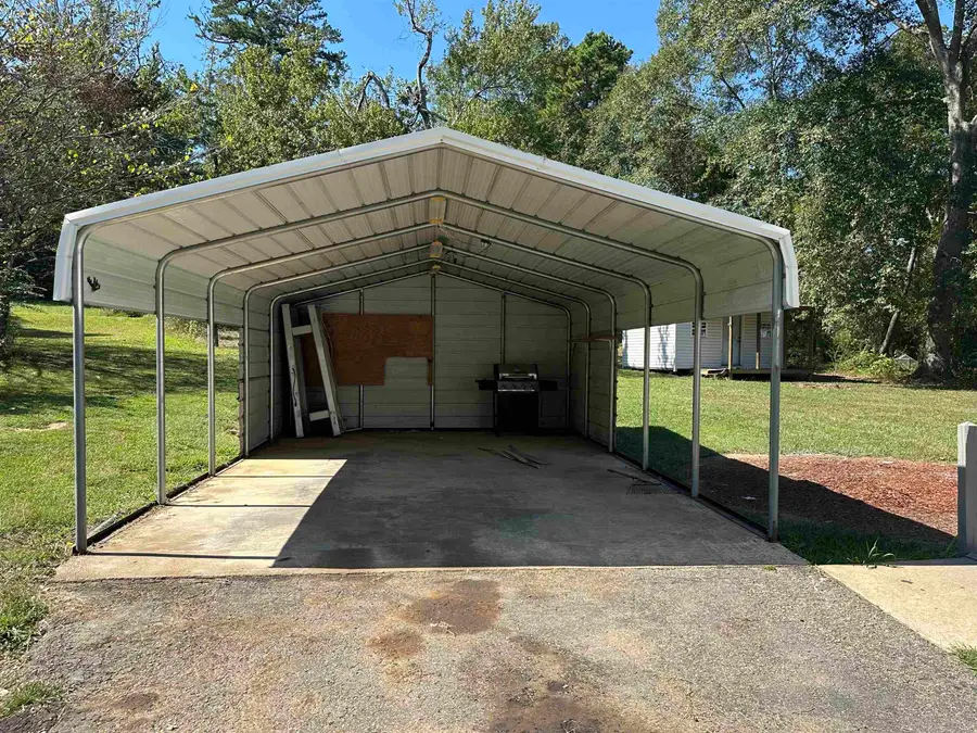 1430 PEACH ST, Selmer, TN 38375-2228 - Image #3