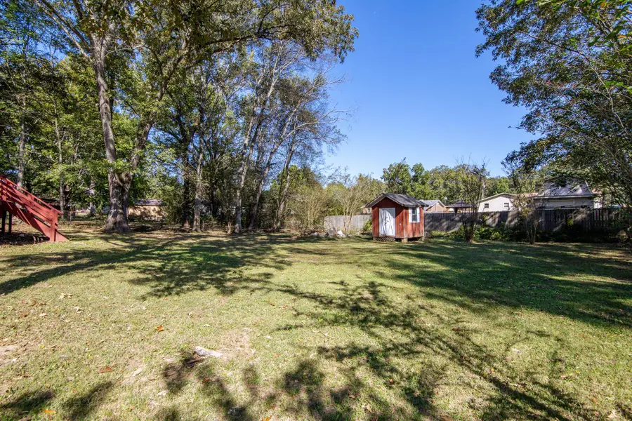 165 PHILLIPS DR, Savannah, TN 38372 - Image #2