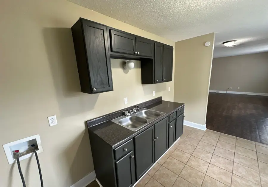 4233 GLENBROOK DR, Memphis, TN 38109 - Image #2