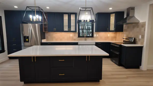 7944 DOVIE LN, Germantown, TN 38138