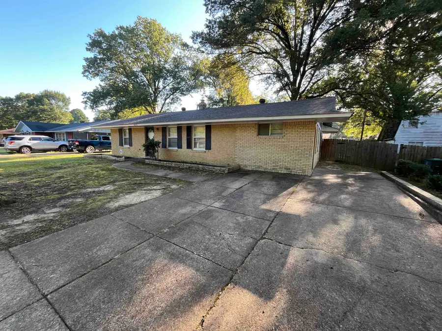 4898 DIANNE DR, Memphis, TN 38116 - Image #2