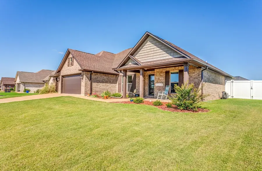229 STRAWBERRY RIDGE DR, Medina, TN 38355 - Image #2