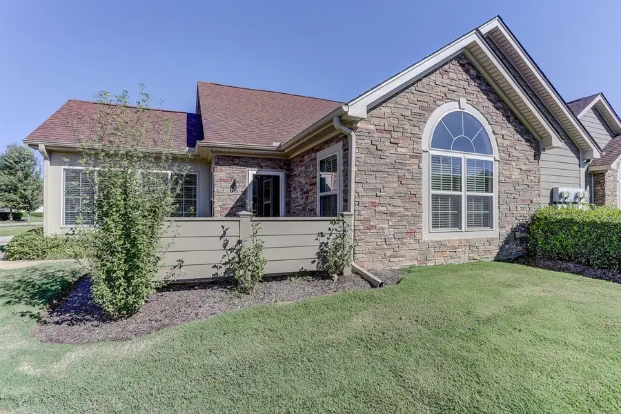 1592 W SOUTHFIELD CIR #52, Cordova, TN 38016 - Image #2