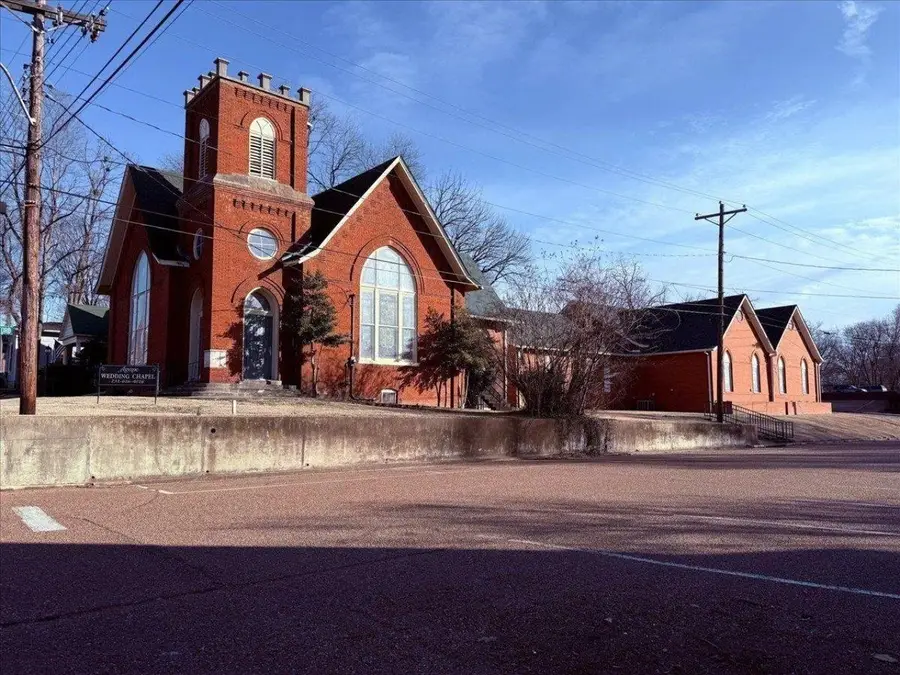 133 WASHINGTON AVE, Covington, TN 38019 - Image #2