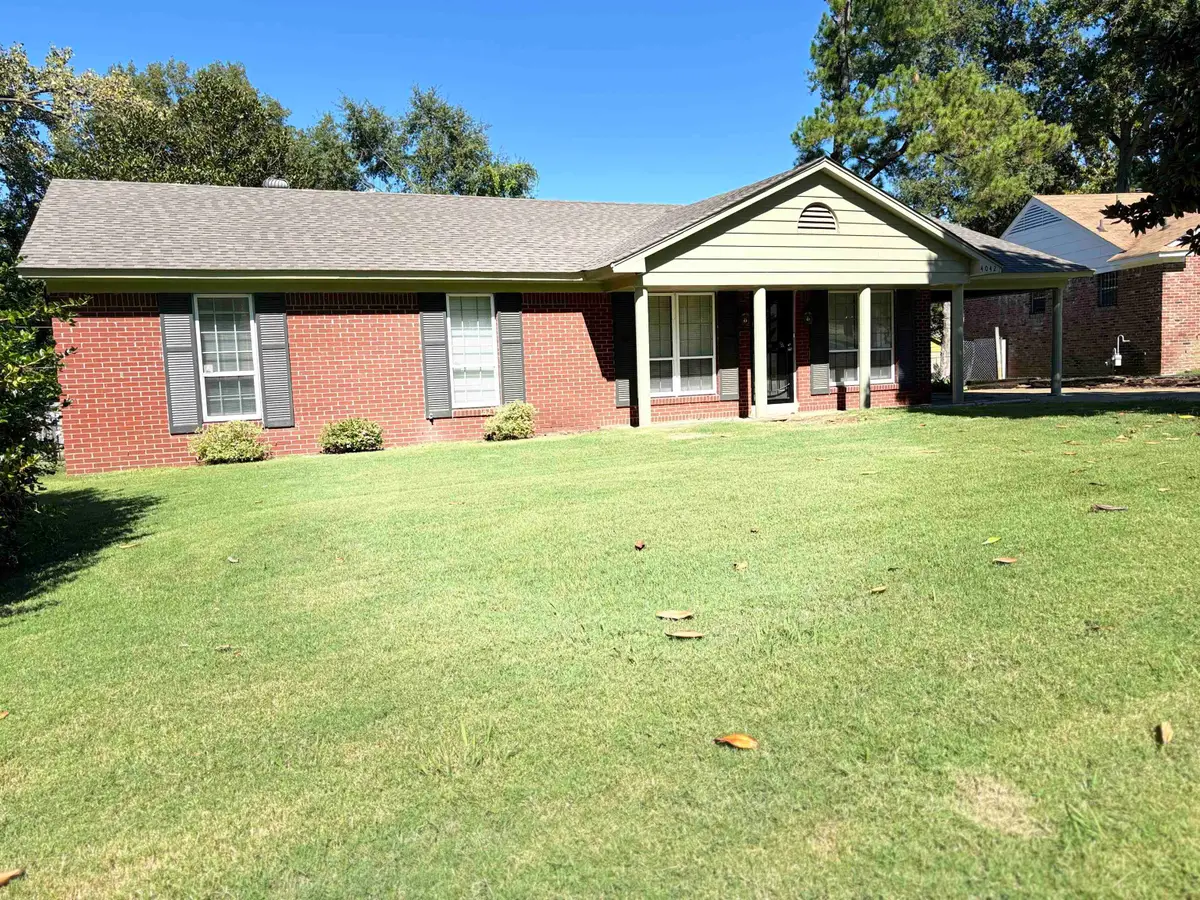 4042 TWIN LAKES DR, Memphis, TN 38128 - #1