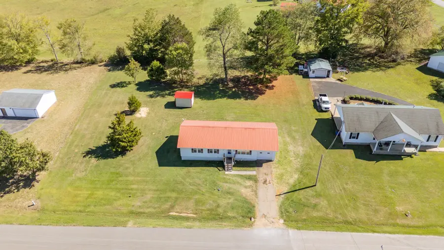 385 PAULINE DR, Adamsville, TN 38310 - Image #2