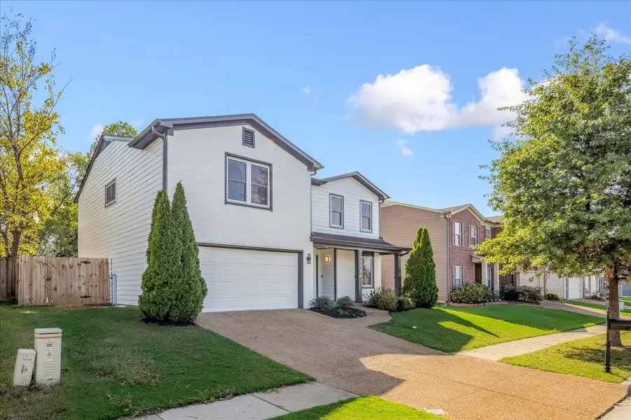 10021 BRANLEY OAK DR, Cordova, TN 38016 - Image #2