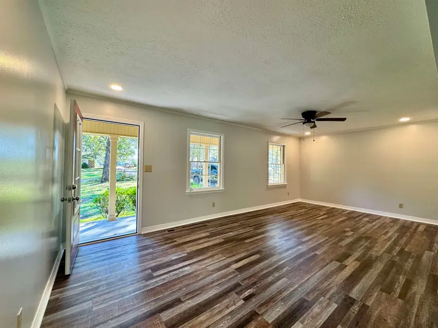 45 YORK LN, Savannah, TN 38372 - Image #2