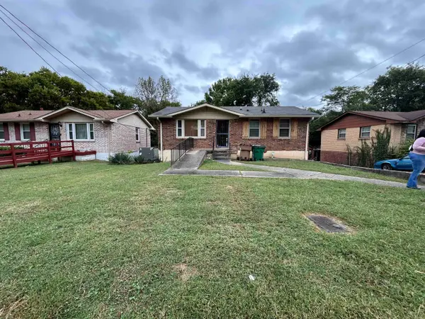 2701 COMBS DR, Nashville, TN 37207