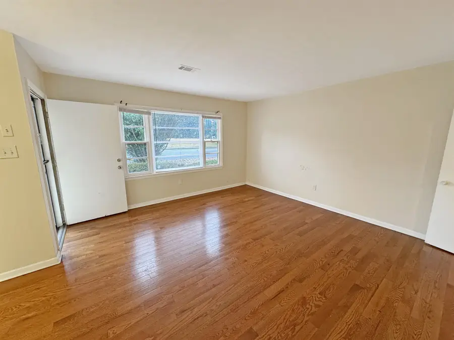 1519 S WHITE STATION RD, Memphis, TN 38117 - Image #2