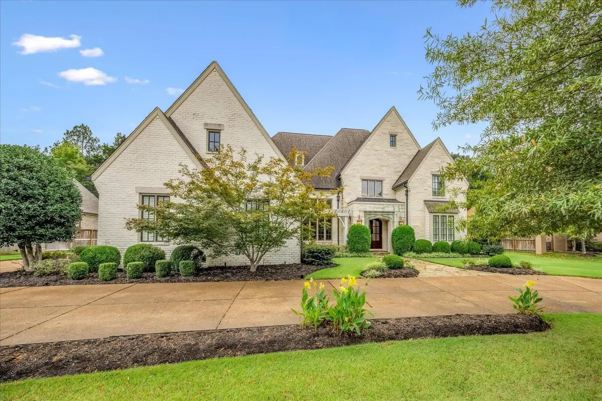 9161 BELLE FLEURS CV, Germantown, TN 38139 - Image #1
