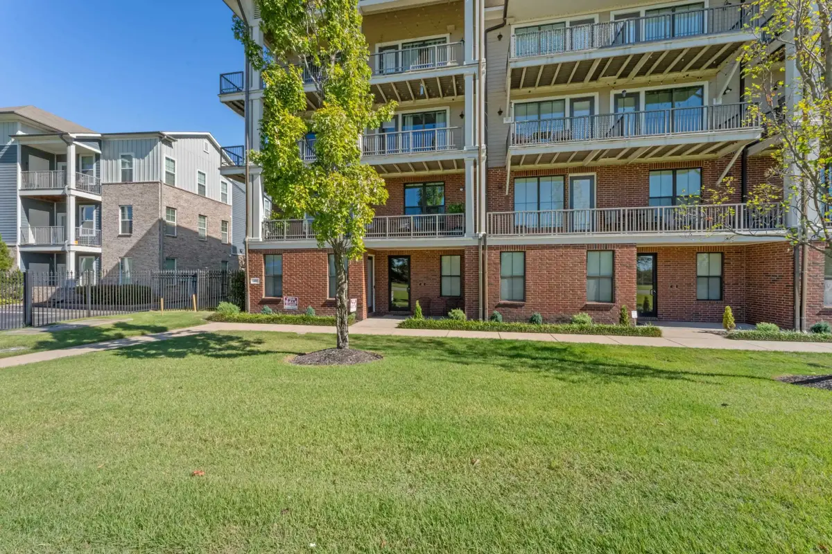 380 N ISLAND DR #314, Memphis, TN 38103 - Image #1