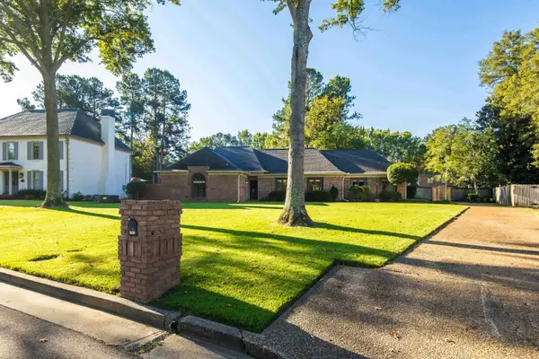 2203 GRANDBURY WAY, Germantown, TN 38139