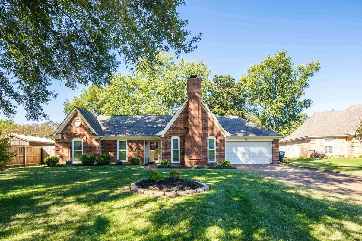 747 OVERCUP OAKS CV, Cordova, TN 38018 - Image #1