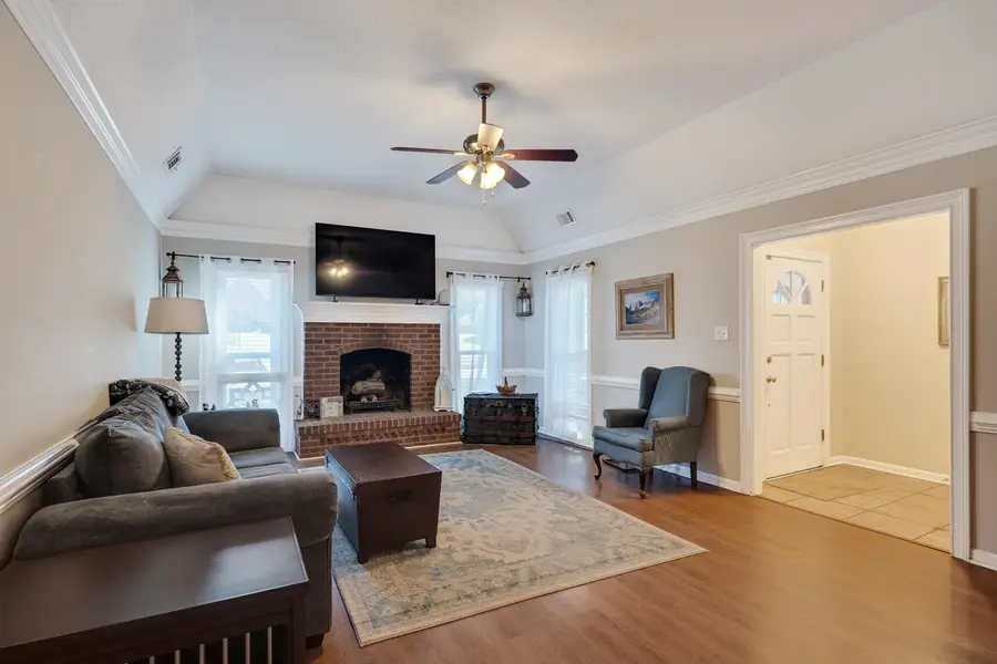 747 OVERCUP OAKS CV, Cordova, TN 38018 - Image #2