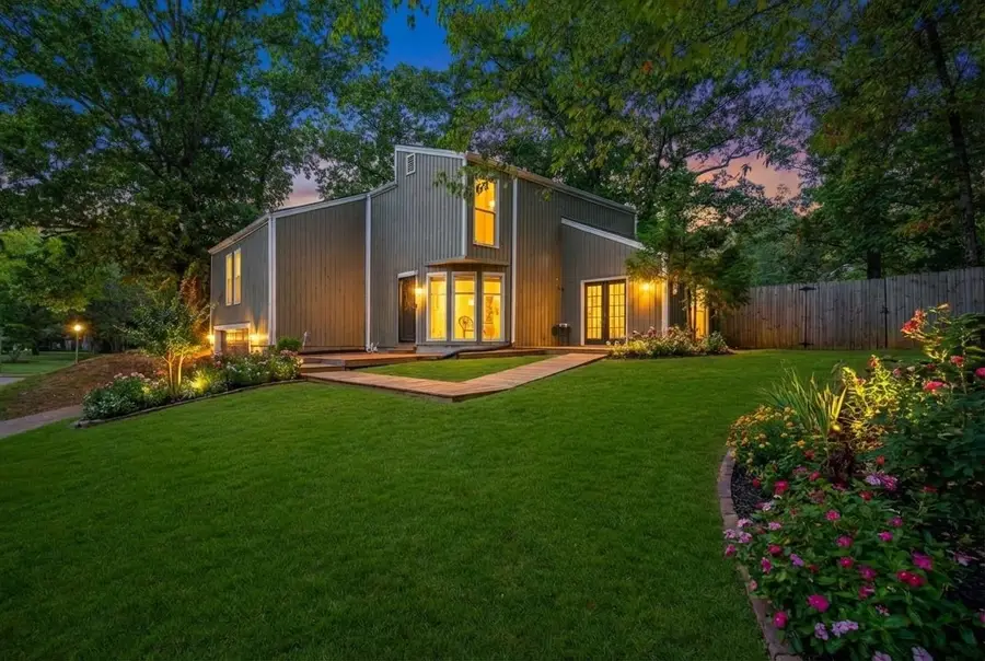 8446 CHIPPINGHAM DR, Cordova, TN 38016 - Image #2