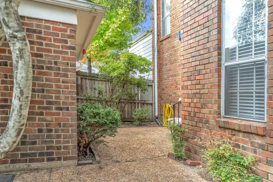 6942 AMBERLY RD, Memphis, TN 38119 - #3