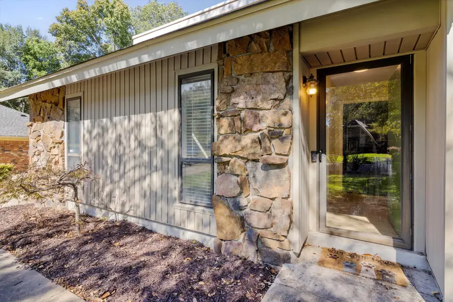 8130 SHALLOW GLEN TRL, Cordova, TN 38016 - Image #2