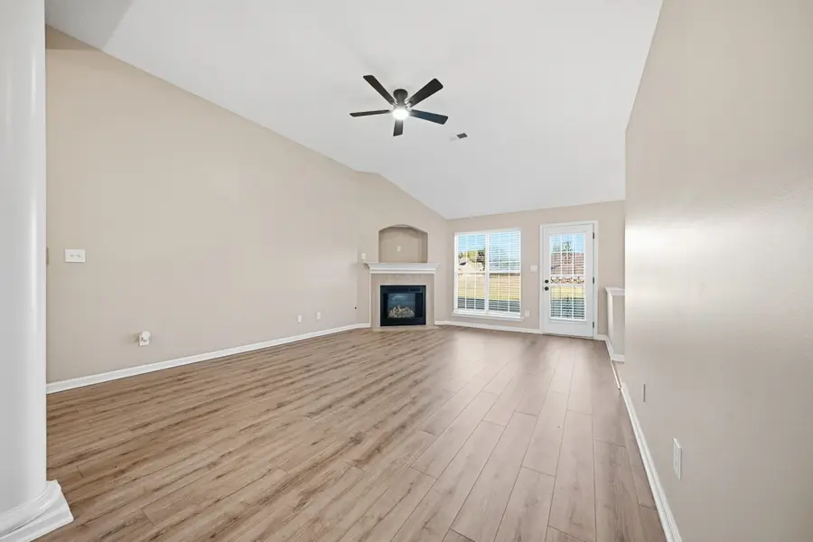 4469 QUEEN SINCLAIR DR, Millington, TN 38053 - Image #2