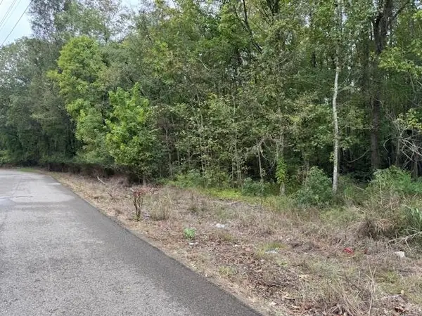 OAK ST, Bolivar, TN 38008