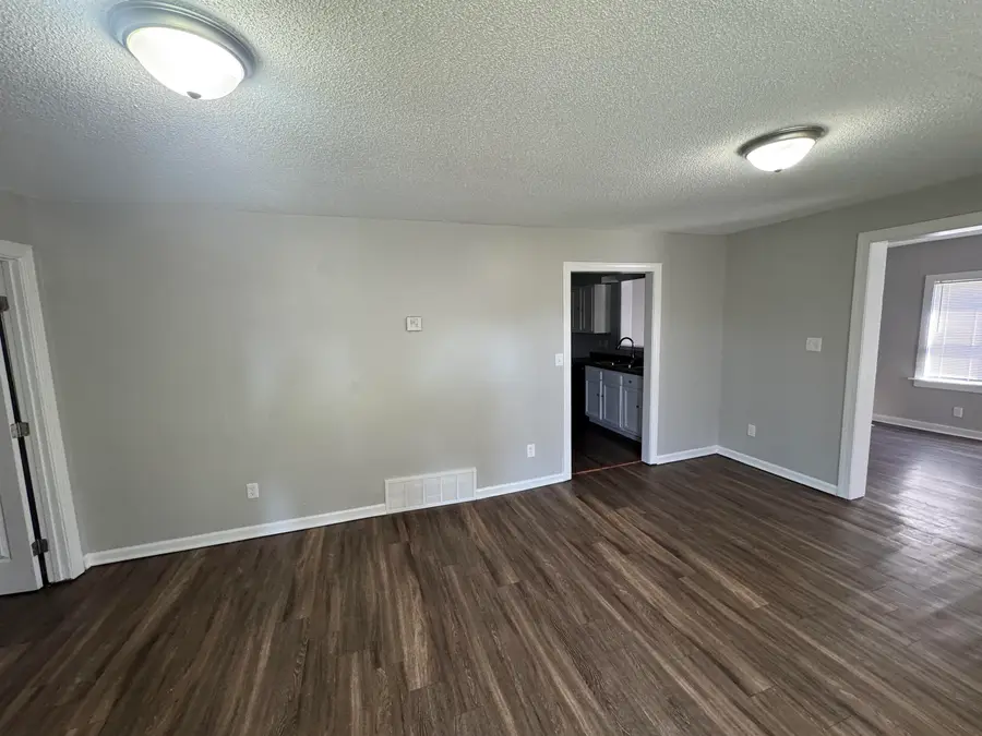 4628 WINDWARD DR, Memphis, TN 38109 - Image #2