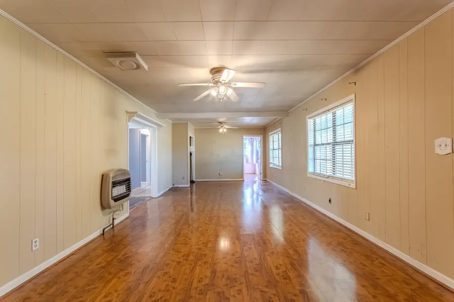 701 JAMES K POLK ST, Clifton, TN 38425 - Image #2