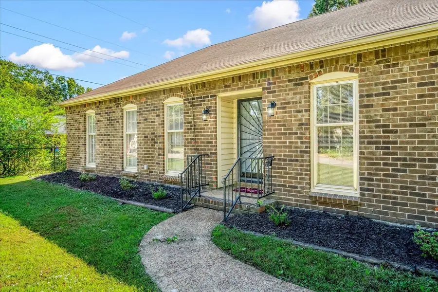 5725 EASTOVER PL, Memphis, TN 38119 - Image #3