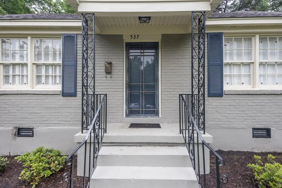 537 EASTBOURNE PL, Memphis, TN 38117 - Image #2