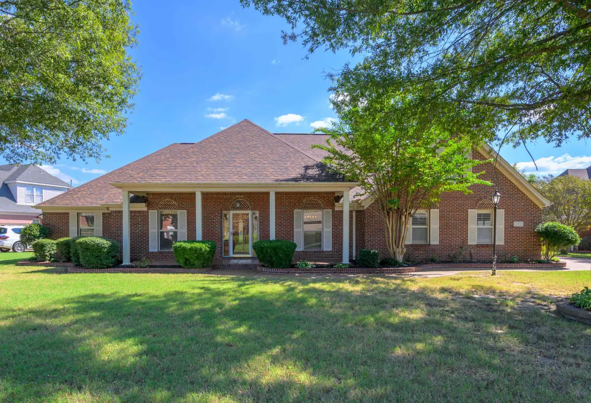 6658 INDIGO LAKE DR, Olive Branch, MS 38654 - Image #1