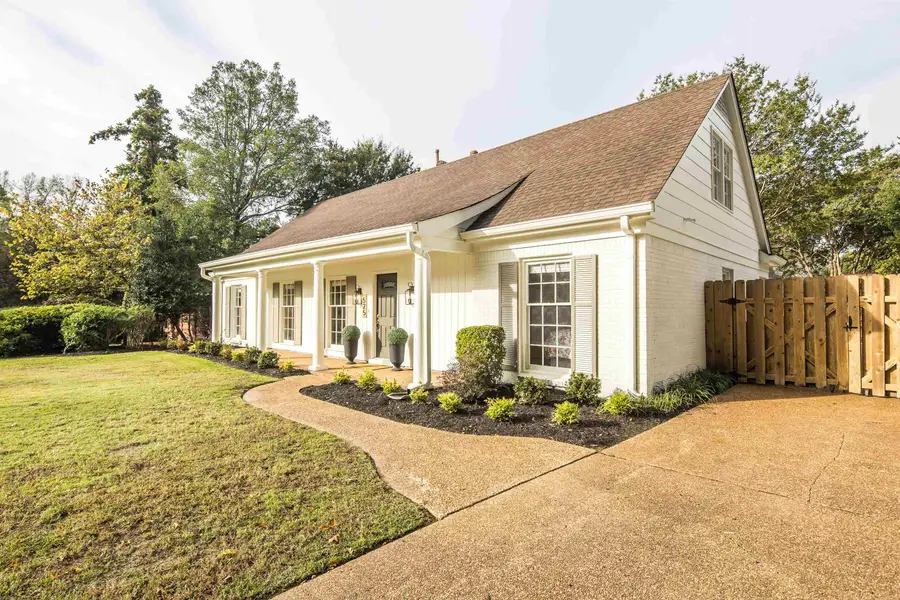 525 WILD CHERRY CV, Memphis, TN 38117 - Image #2