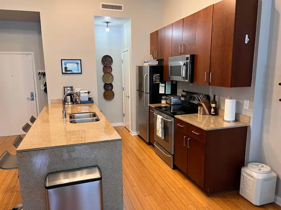 2263 YOUNG AVE #215, Memphis, TN 38104 - #2