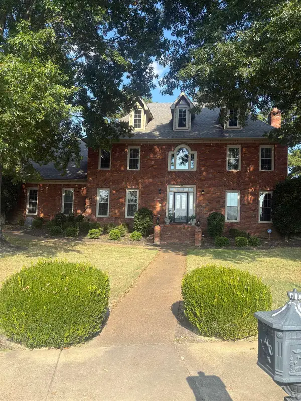 1196 E LAKE POINTE DR, Collierville, TN 38017