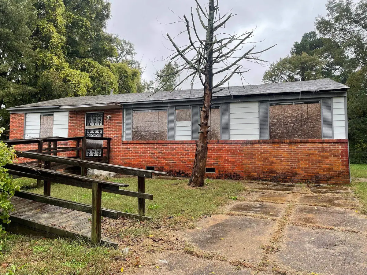 5076 NEWTON DR, Memphis, TN 38109 - Image #1