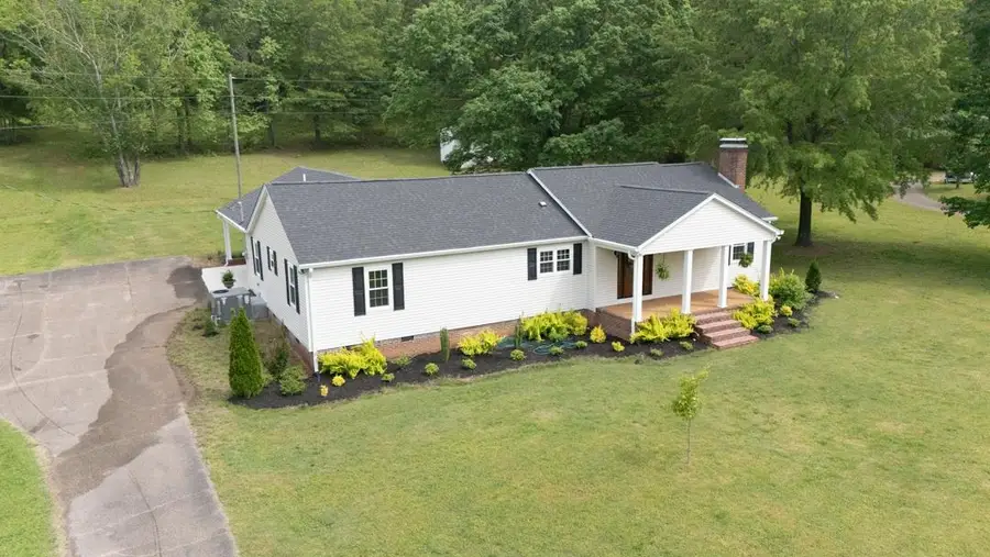 1152 E POPLAR AVE, Selmer, TN 38375-1909 - Image #2