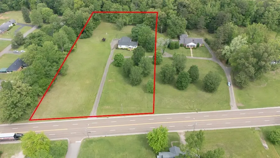 1152 E POPLAR AVE, Selmer, TN 38375-1909 - Image #3