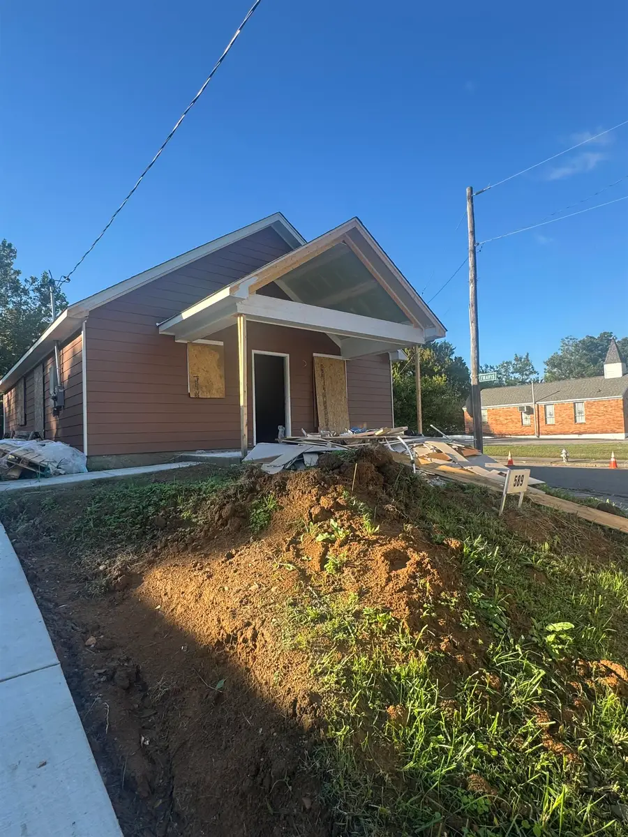 589 W GILLEAS RD, Memphis, TN 38109 - Image #2