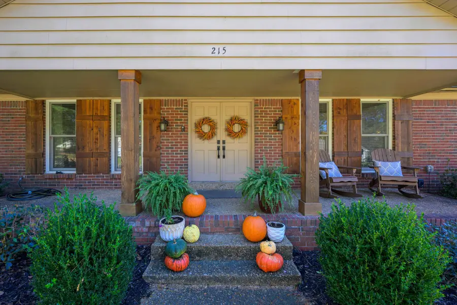 215 W LAWNWOOD DR, Collierville, TN 38017 - Image #2