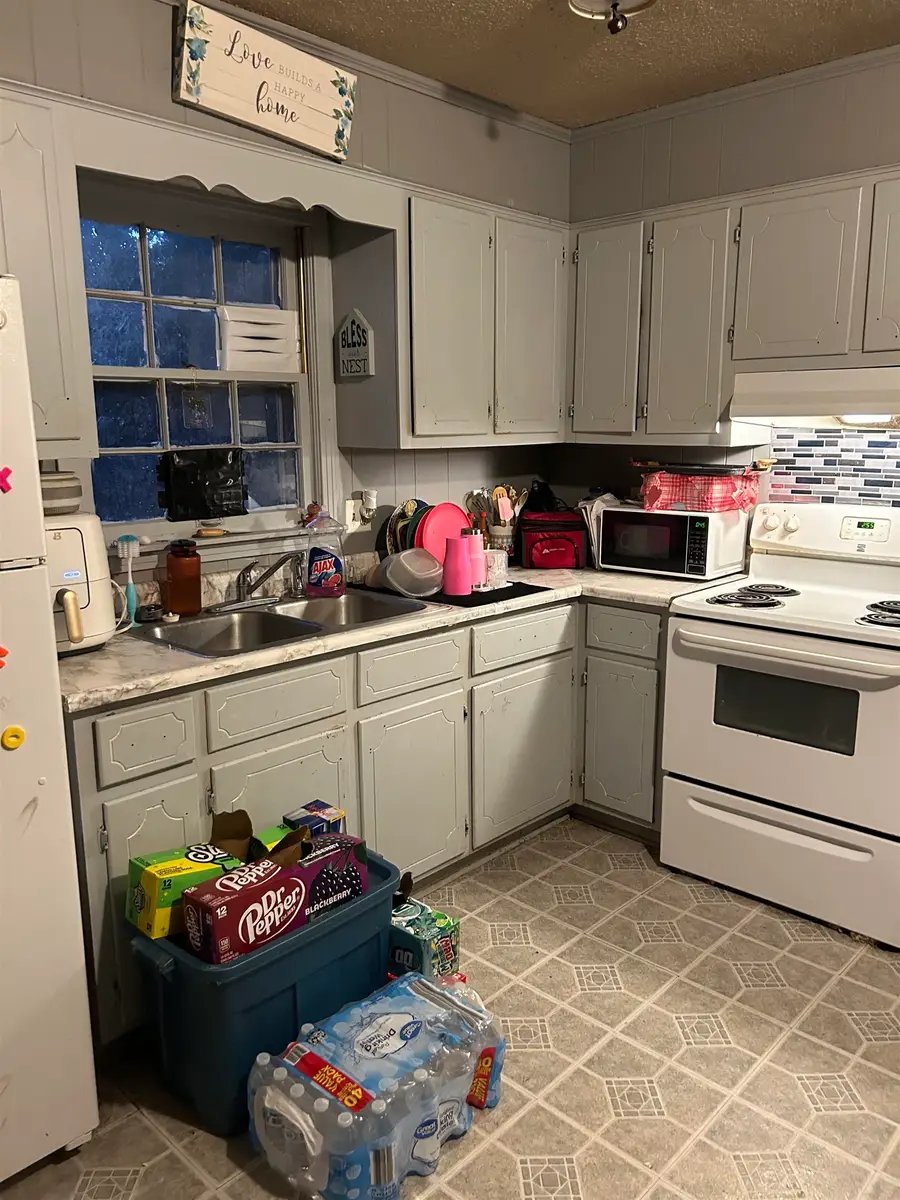 310 DISCOUNT DR, Savannah, TN 38372 - Image #2