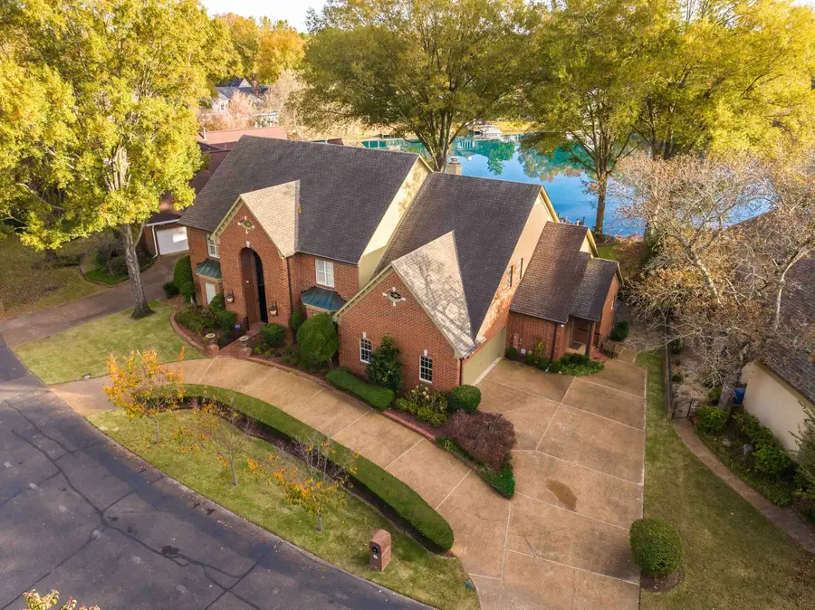 2086 W GLENALDEN DR, Germantown, TN 38139 - Image #2