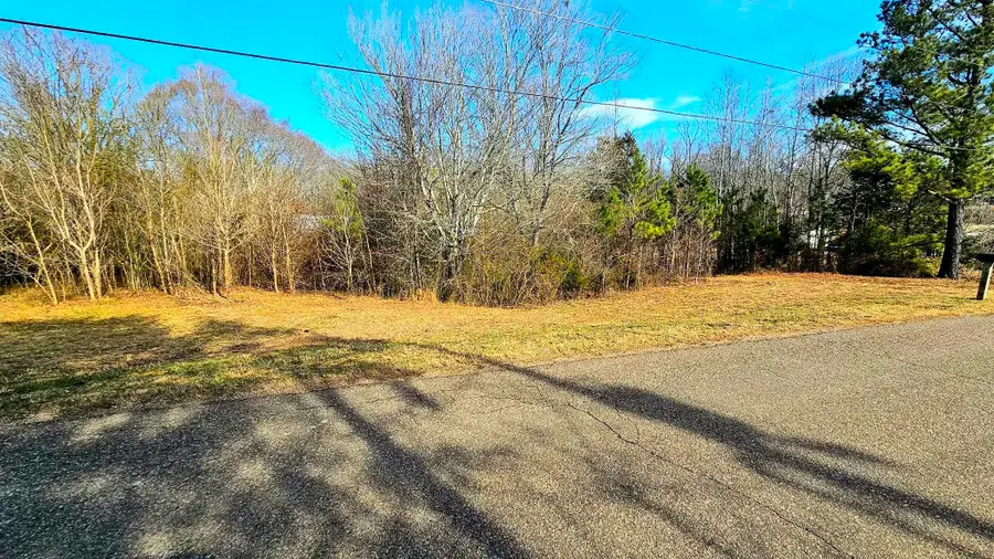 470 OLIVET DR, Savannah, TN 38372 - Image #2