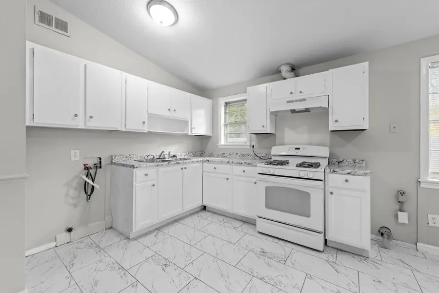 3016 CROLEY DR, Memphis, TN 38118 - Image #2