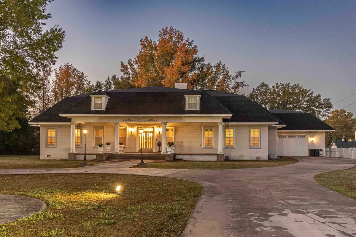 401 E POPLAR AVE, Selmer, TN 38375 - Image #1