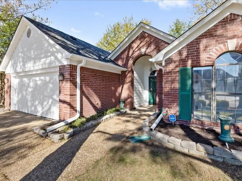 8532 SHINGLE OAKS DR, Cordova, TN 38018 - Image #2