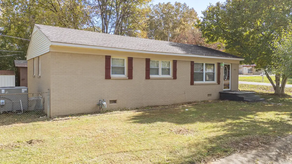285 THOMAS ST, Savannah, TN 38372 - Image #1