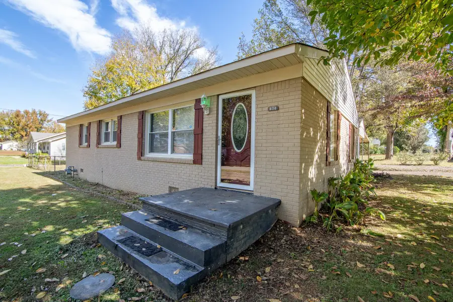 285 THOMAS ST, Savannah, TN 38372 - Image #2